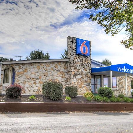 Howard Johnson By Wyndham Harrisonburg Exteriör bild
