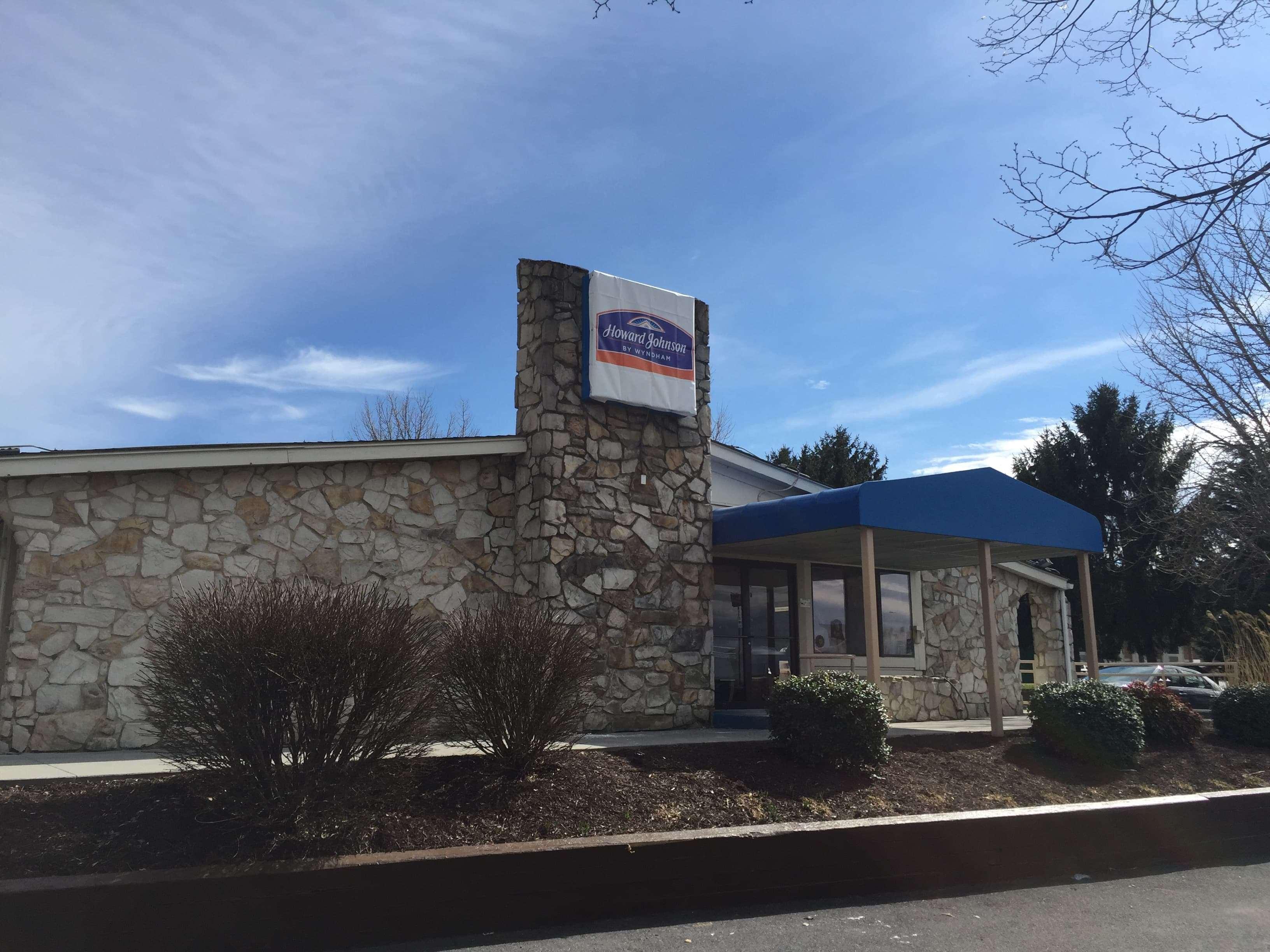 Howard Johnson By Wyndham Harrisonburg Exteriör bild